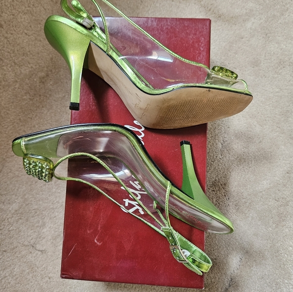 Ladies Shoes - Picture 4 of 7